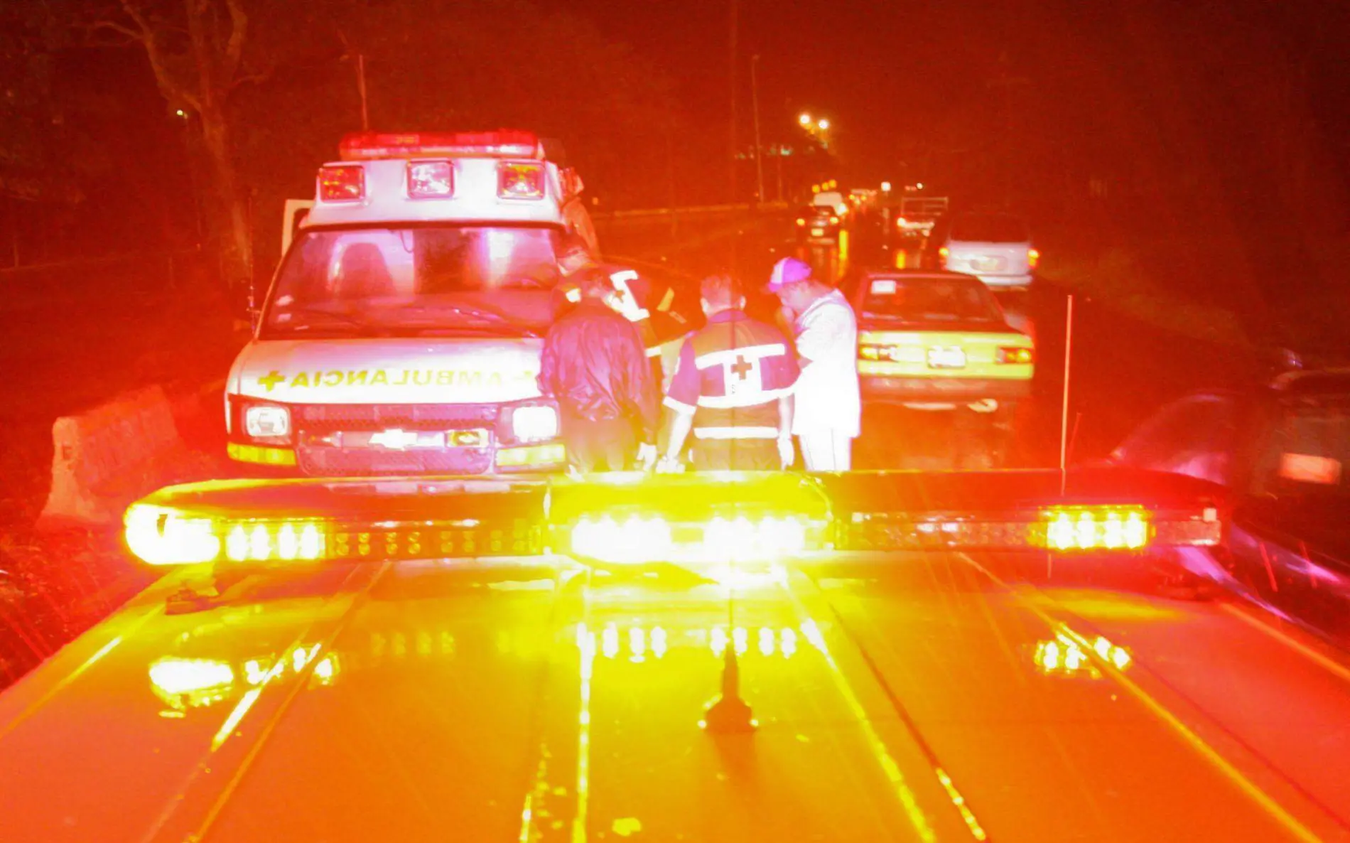 Ambulancia de la Cruz Roja acude al lugar de los hechos